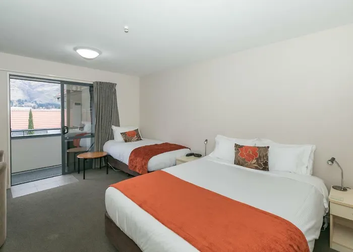Bella Vista Motel 4*